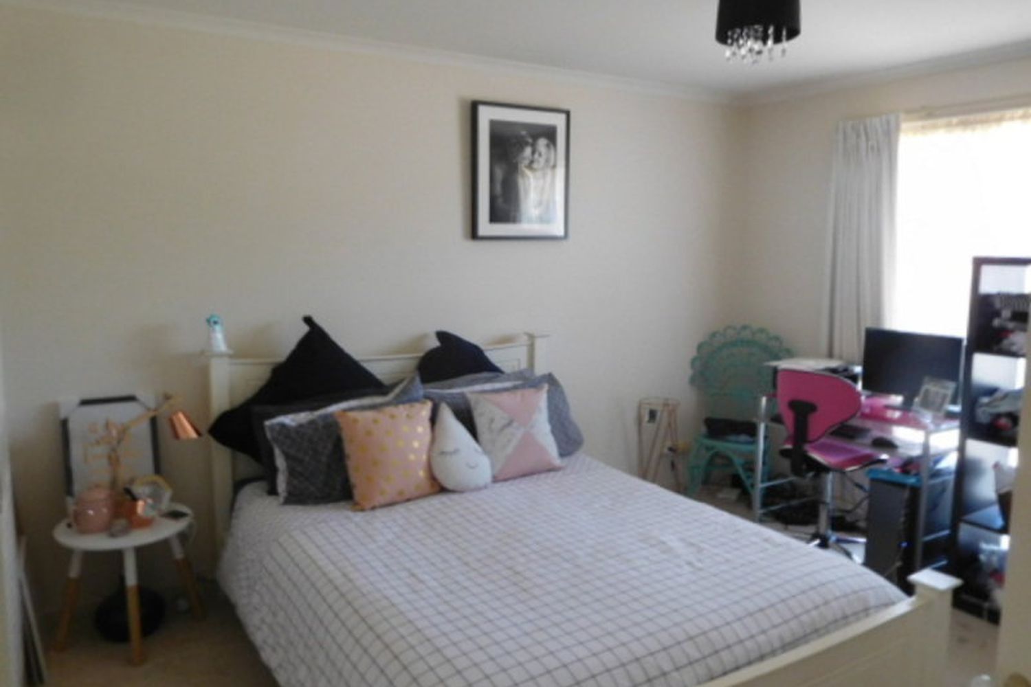 19 Decastella Drive, Horsham