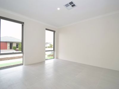 17 Greensand Promenade, Treeby