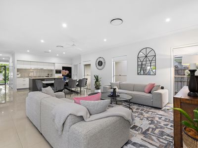 43 Margaret Crescent, Wakerley