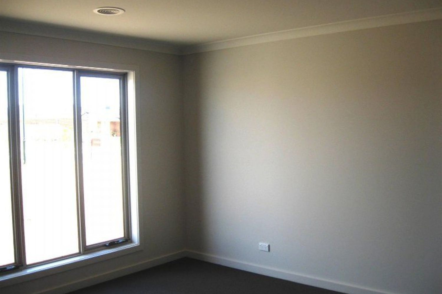 9 Deakin Court, Horsham