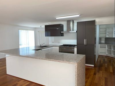 18 Melrose Way, Horsley