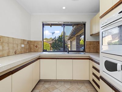 2 / 26 Earlston Way, Booragoon