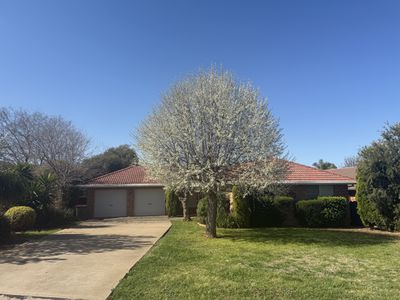 7 Cobden Place, Parkes