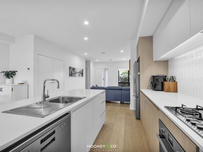 96 Hayton Park Boulevard, Cranbourne West