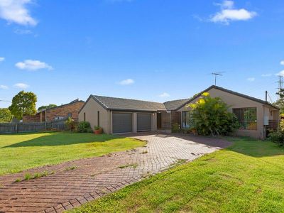 9 Rochester Dr, Mount Warren Park