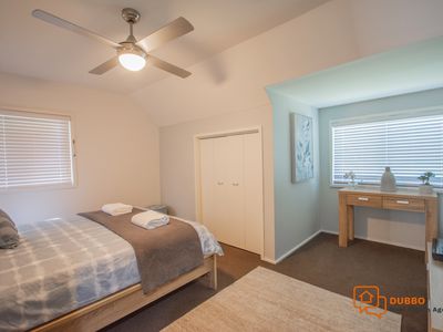 10 Beveridge Cres, Dubbo