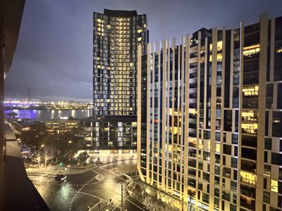 1001N / 889 Collins Street, Docklands