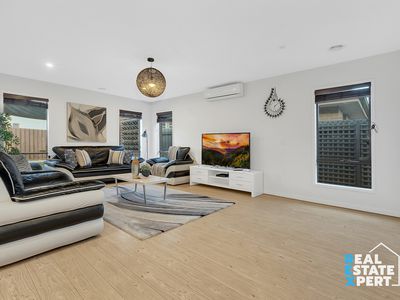 12 Bushman Way, Lynbrook