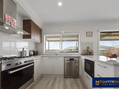 51 Anniversary Avenue, Wyndham Vale