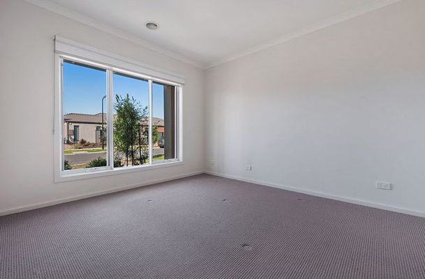 100 Bluebell Drive, Craigieburn