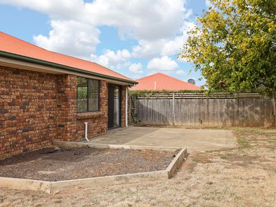 2 / 9 Jupiter Court, Prospect Vale