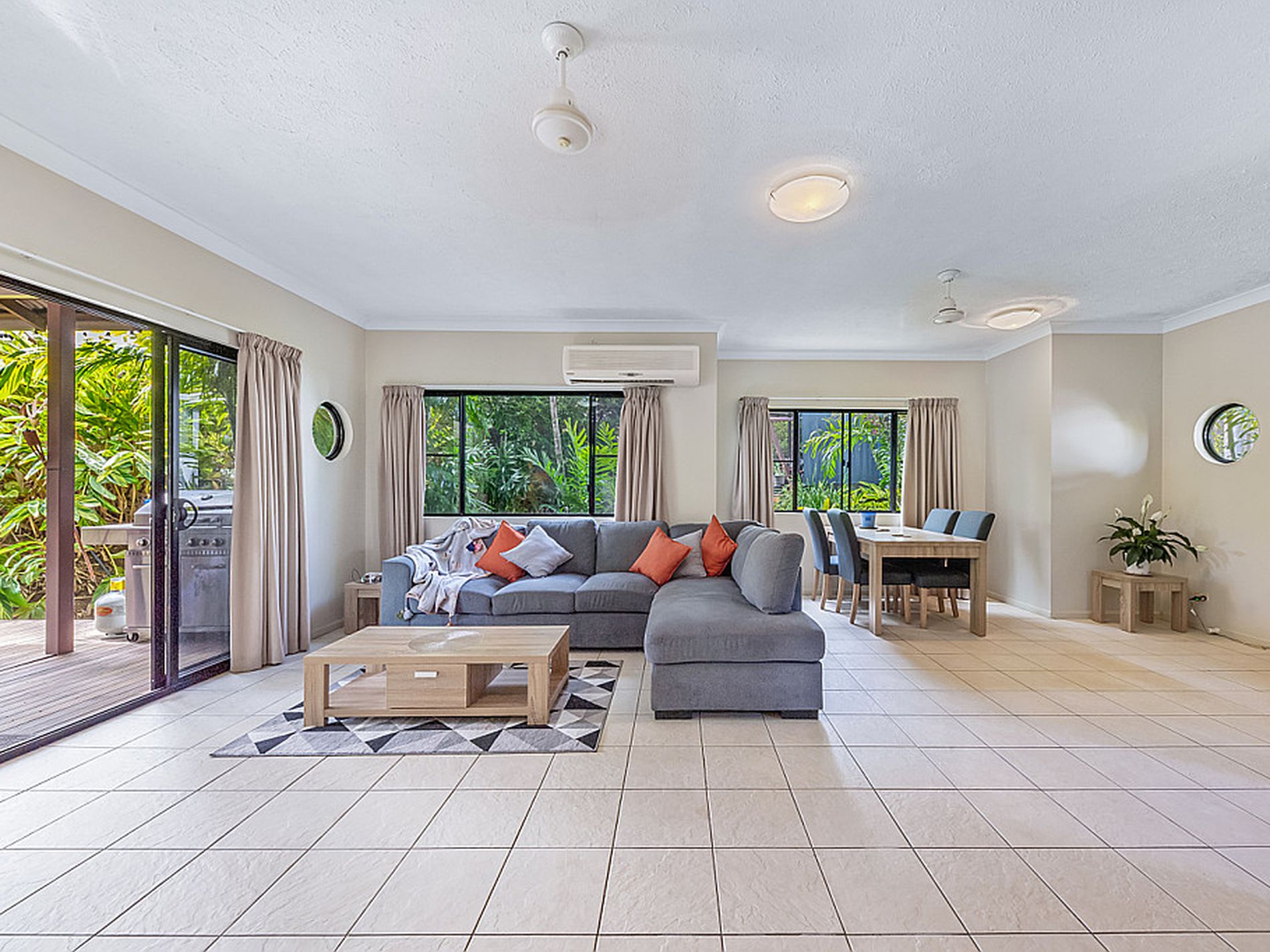 8 / 14 Altmann Avenue, Cannonvale