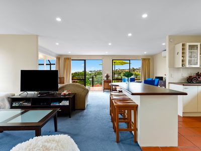 21A Peter Terrace, Castor Bay