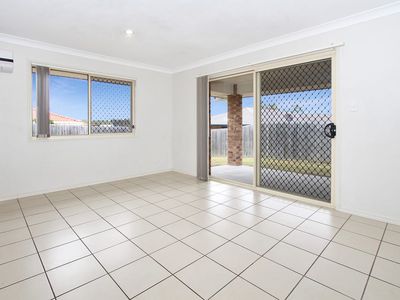 33 Burswood Close, Wulkuraka