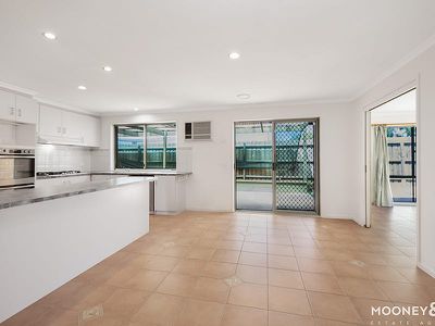 24 Pine Hill Court, Cranbourne North