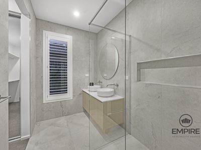11 Kunlun Crescent, Clyde North