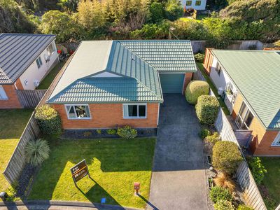 16 Pohutukawa Grove, Titahi Bay