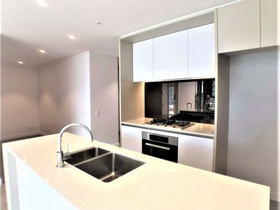LV 27 / 82 Hay Street, Haymarket