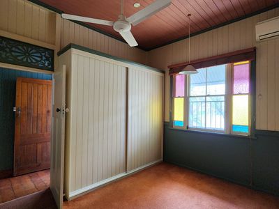 8 Barry Street, East Ipswich