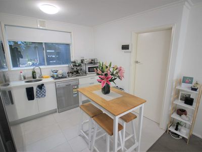 2 / 7 Sanglen Terrace, Belmont