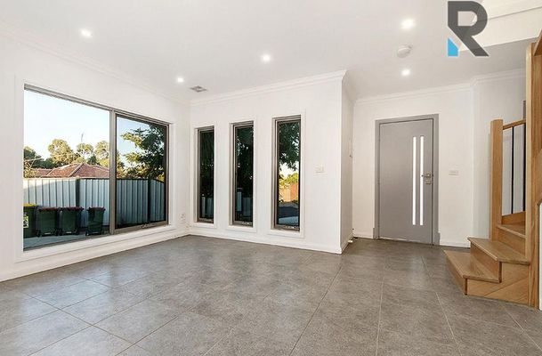 1 / 5 Falmer Place, Craigieburn