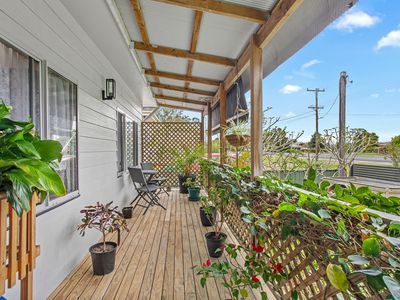 188 The Lakes Way, Forster