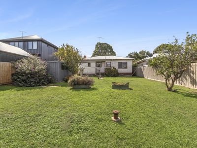 23 Cambra Road, Belmont