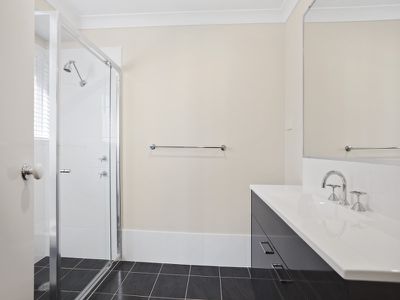 91 Lake Road, Balcolyn