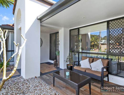 UNIQUE DUAL LIVING AT ITS BEST image 7