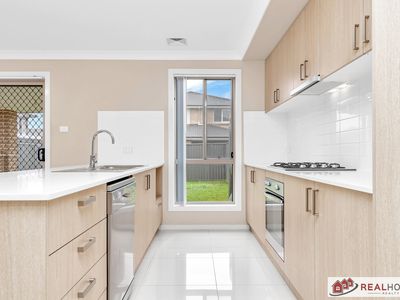 8b Foxtail Drive, Denham Court