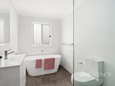24a Balmoral Parade, Tullimbar