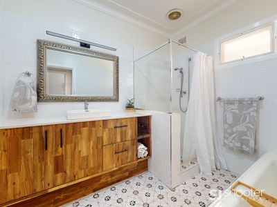 100 Boundary Road, Dubbo