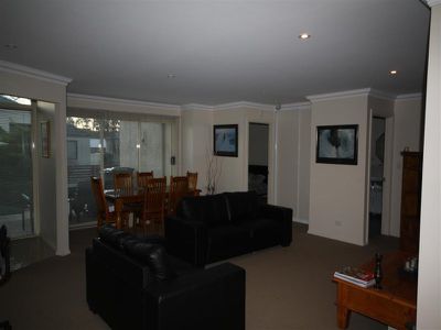 2 / 1 Moore Court, Wynyard