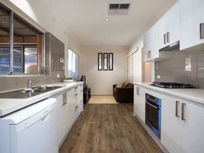 1 Carnegie Crescent, Netley