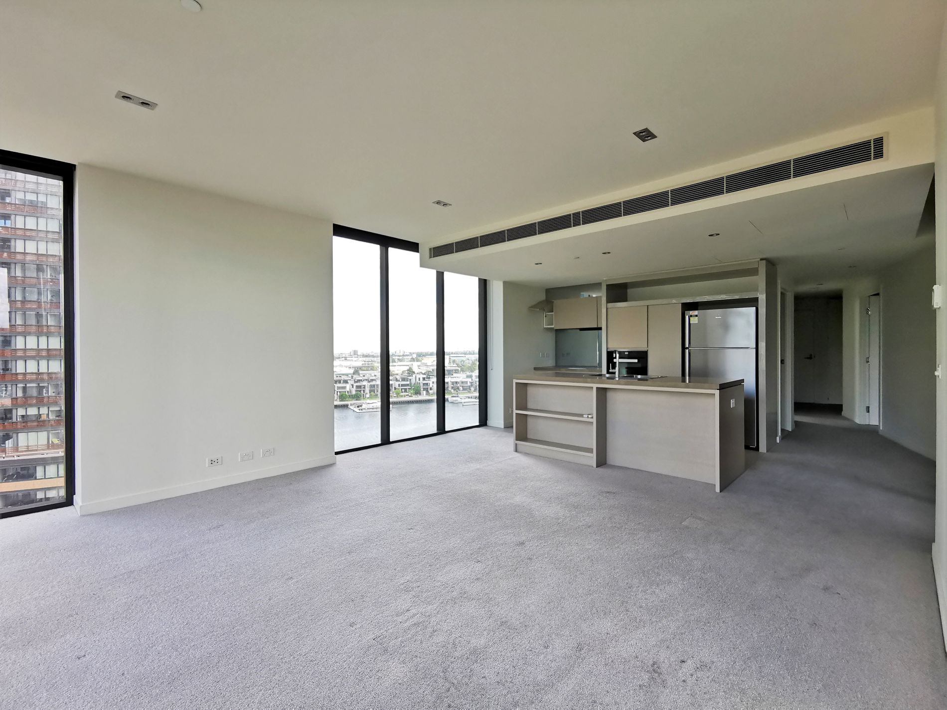 906 / 9 Waterside Place, Docklands