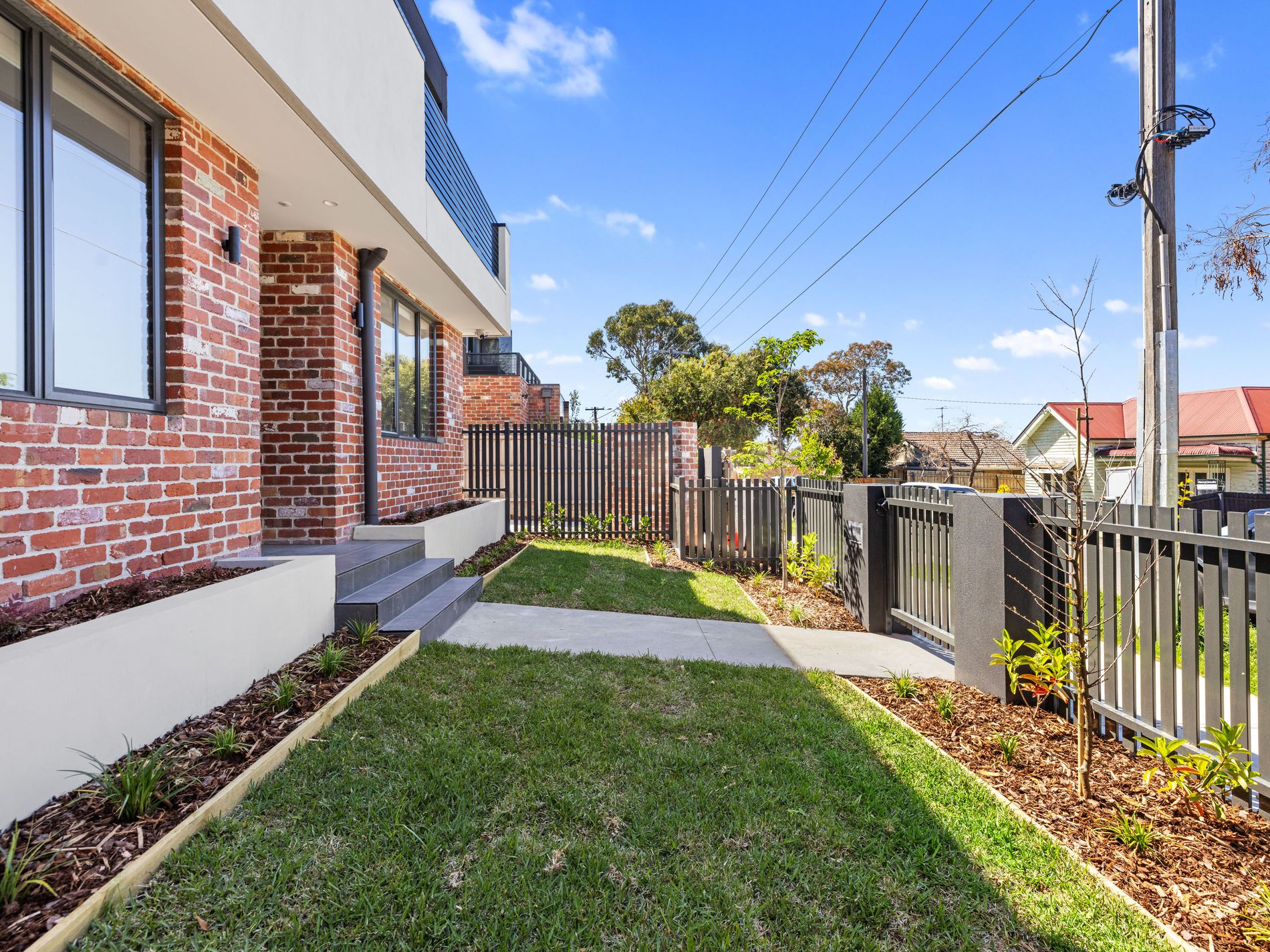 1 / 12 Irvine Crescent, Brunswick West