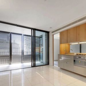 807 / 8 Park Lane