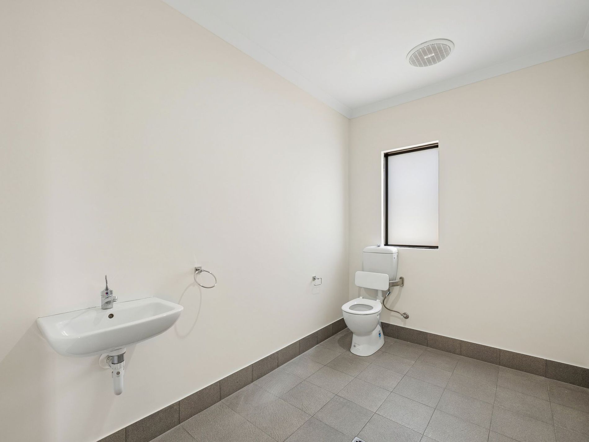 8B Stanmore Ct, Lynwood