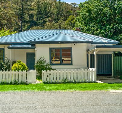 8 Foxlow Street, Captains Flat