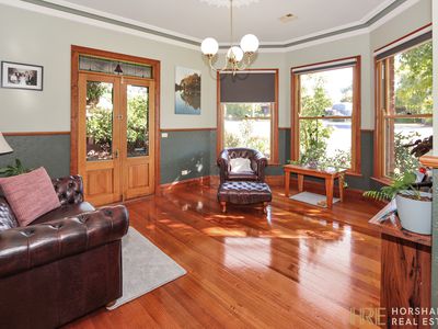 12 Farrar Avenue, Horsham