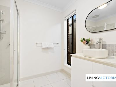 24 Jolimont Road, Point Cook