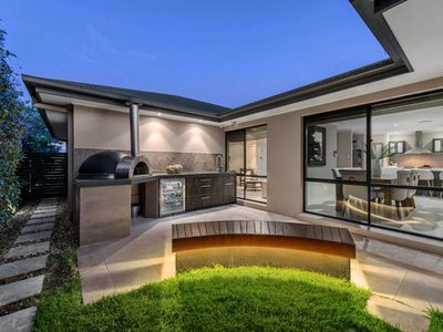 7 Rowland Avenue, Wakerley