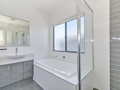 L1102 Cooper Crescent, Rochedale