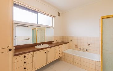 34 Sweeney Drive, Narre Warren