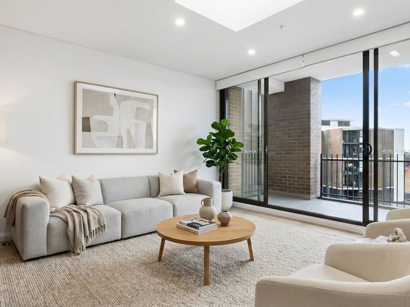 732 / 3 Maple Tree Road, Westmead