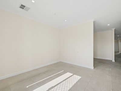 8B Stanmore Ct, Lynwood