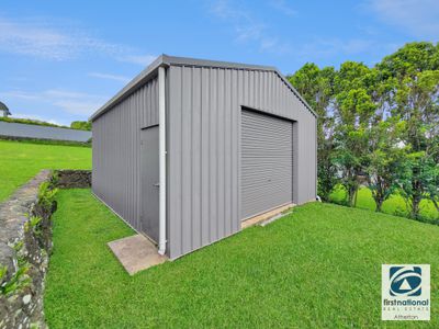 18 Moses Circuit, Atherton