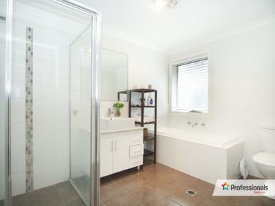2 Sandstock Crescent, Jordan Springs