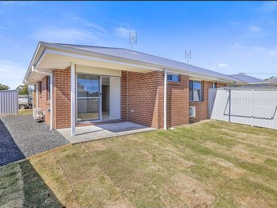 2 / 14 Mustang Close, Hillvue