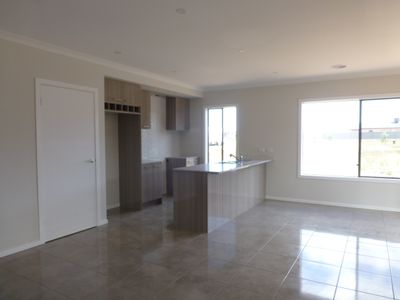 8 Lucerne Street, Tarneit